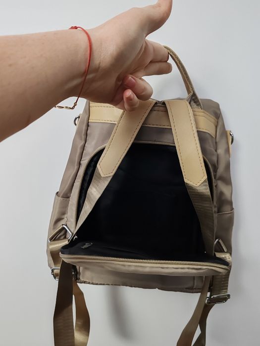 Бежова дсмска раница