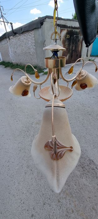 Люстра большая на 4 лампы