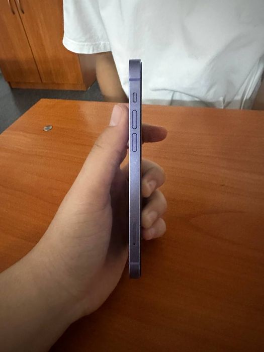 12 iphone в отличном состяние