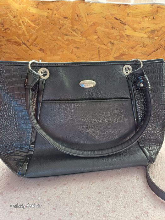 Дамски чанти и раници