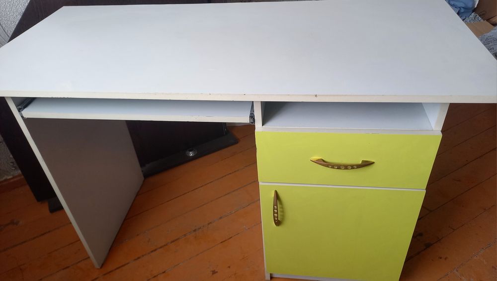 Продам  угловой шкаф