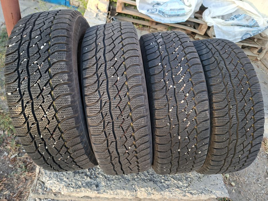 Продам шины 235/60/18  виатти