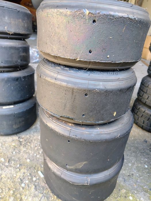 Гуми за картинг Dunpol