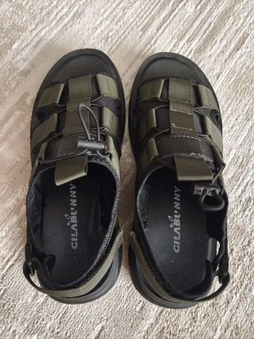 Продам   сандали