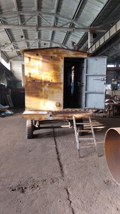 Грузовой прицеп будка