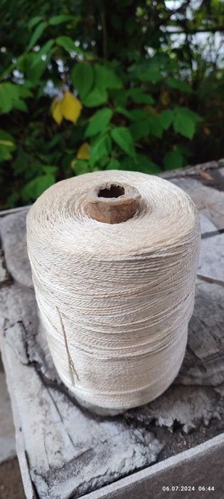 Нитка крученная 4-х прядная.