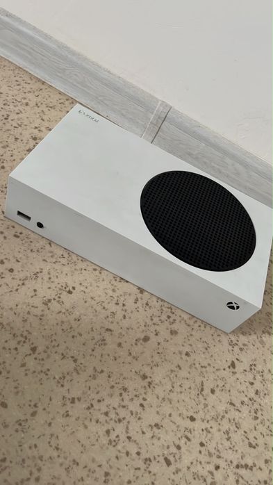 Xbox series S продам