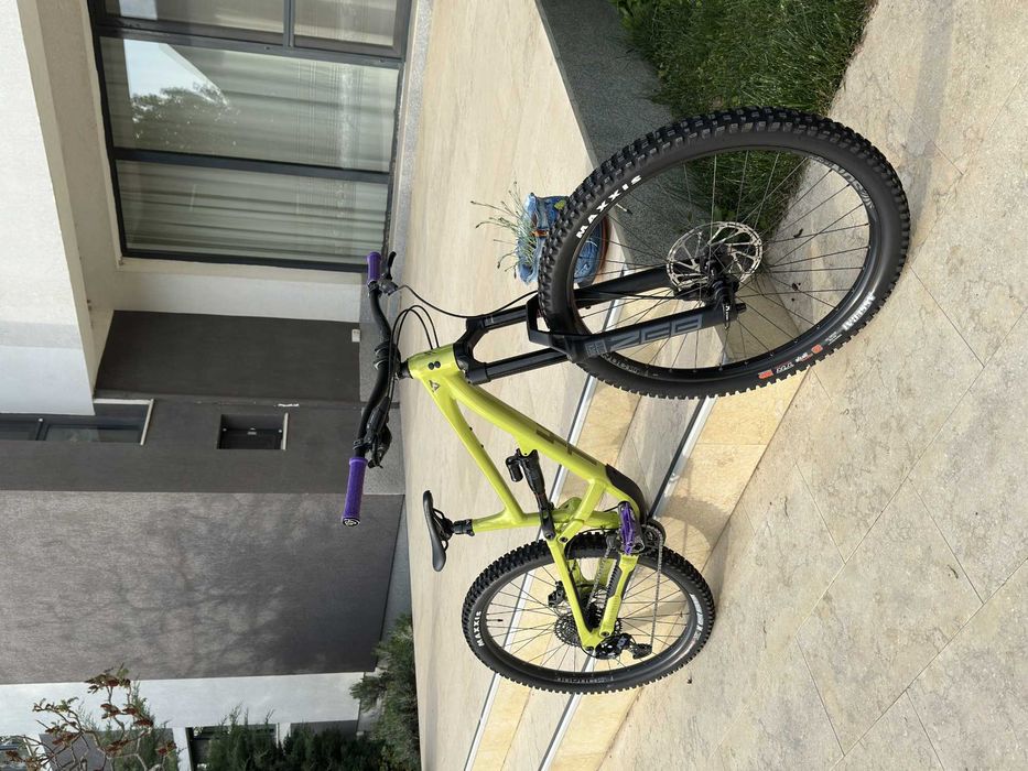 Vând YT Capra Core 1 Marime L (2024) | Enduro 29" | Stare bună