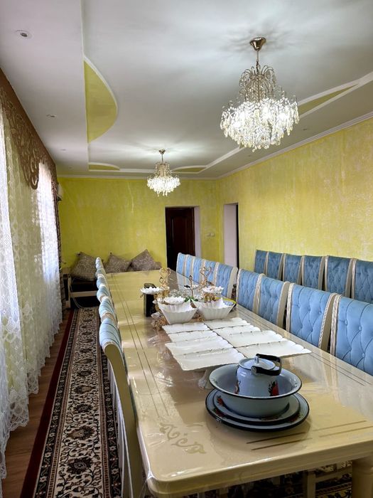 Стол и стулья из дуба