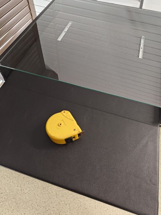 Doua vitrine expunere bijuterii sau obiecte mici, pentru masa/blat cu sertar 62x62