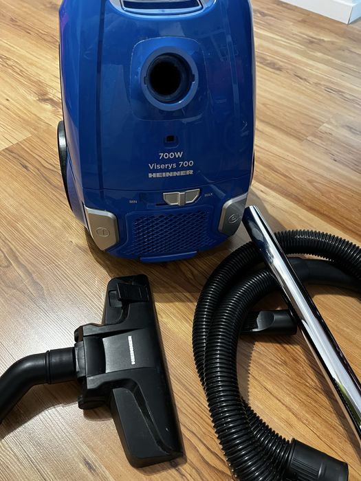 Aspirator cu sac Heinner Viserys 700