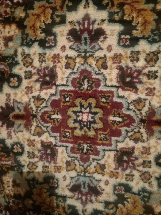 Продам ковер в хорошем состоянии