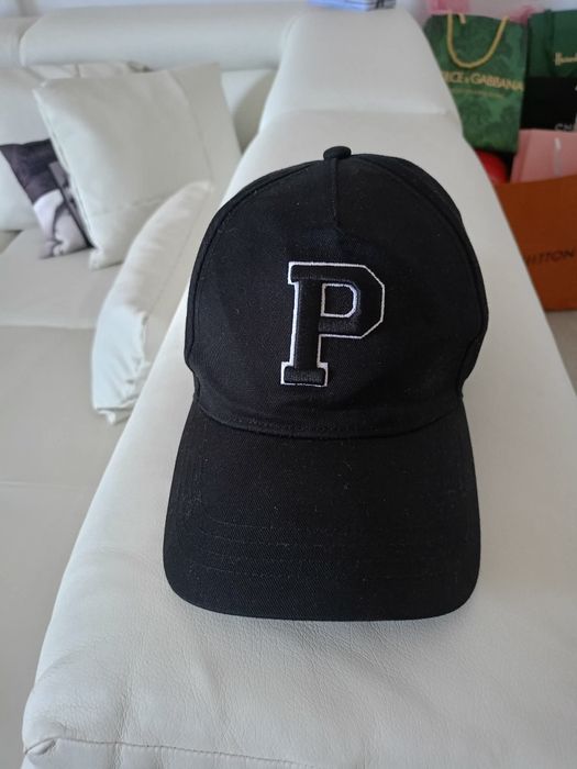 Vând șapcă fashion , produs de calitate superioara mărime reglabila.