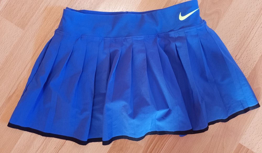 Дрехи Nike, размер 12-13 години
