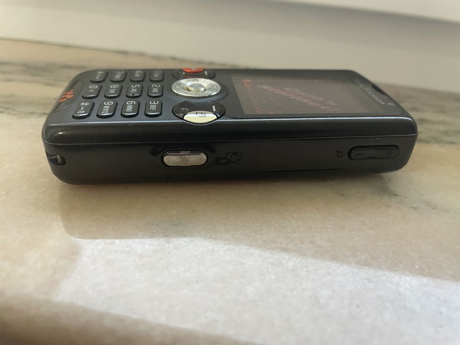 Telefon cu butoane Sony ericsson w810i impecabil de colectie