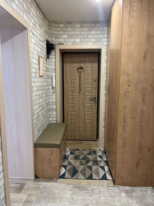 Продам 3 ком Момышулы 111