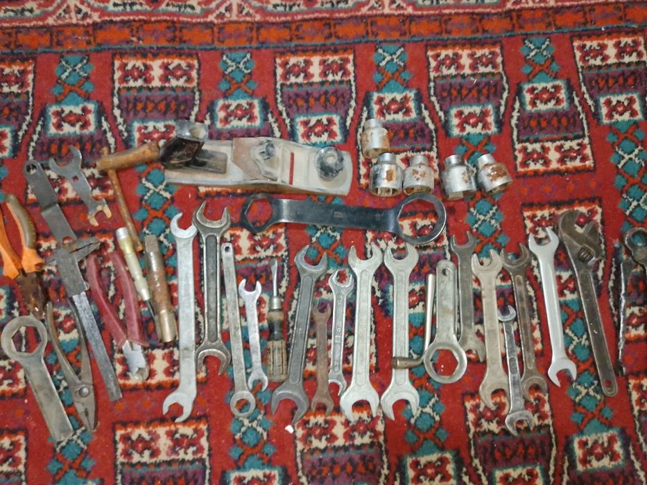 Газовые ключ и разные ключи