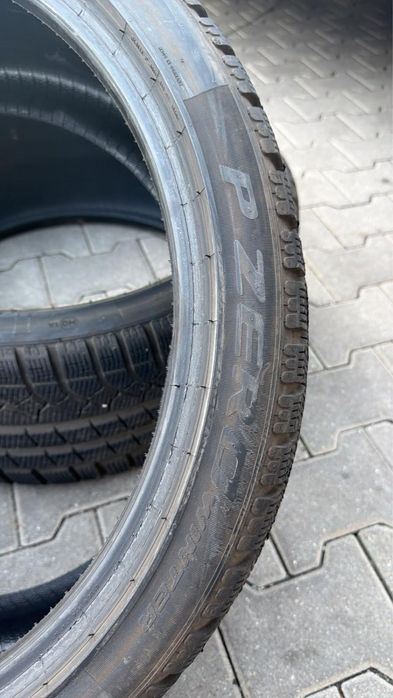 Pirelli Winter P Zero 265/35/R21