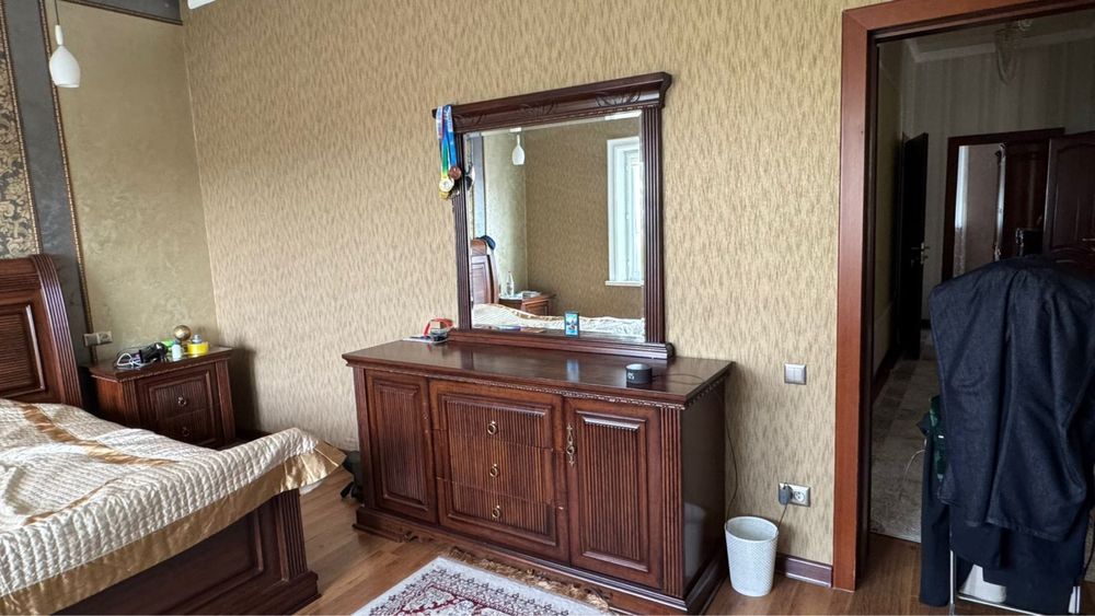 Спальный гарнитур