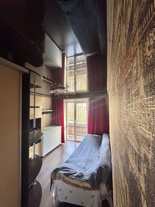 Продаю 4-комнатную квартиру