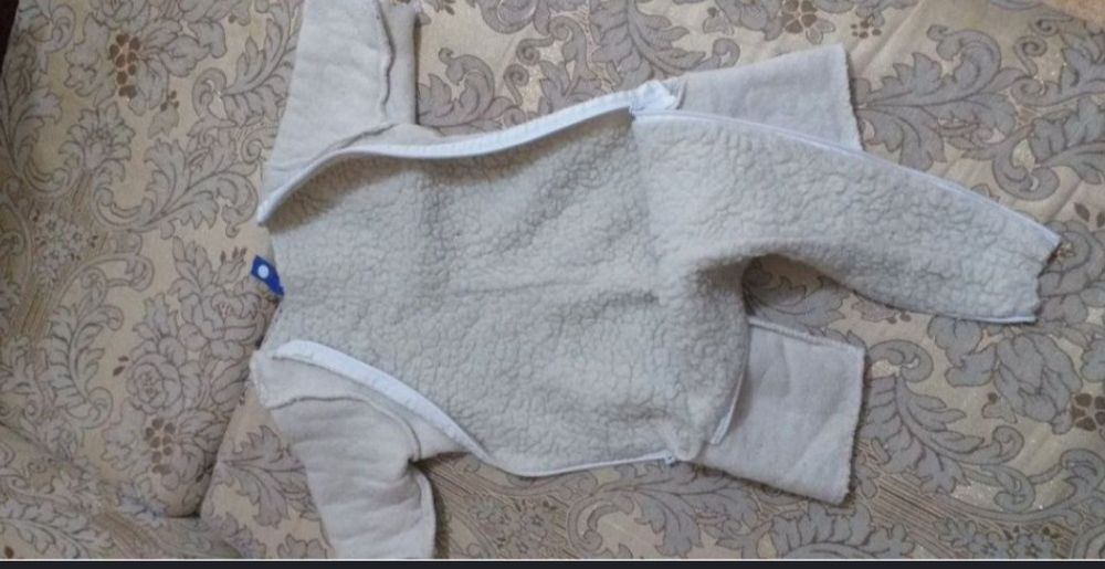 Детские куртки на девочку и комбинезон