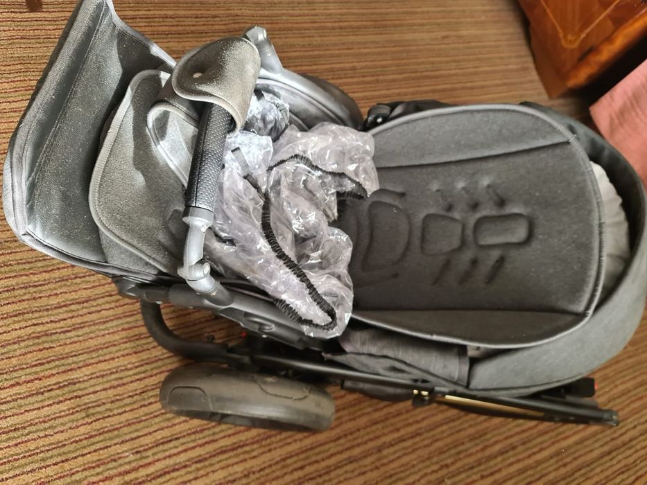 Vând cărucior Krausman 3 în 1,complet echipat și foarte practic