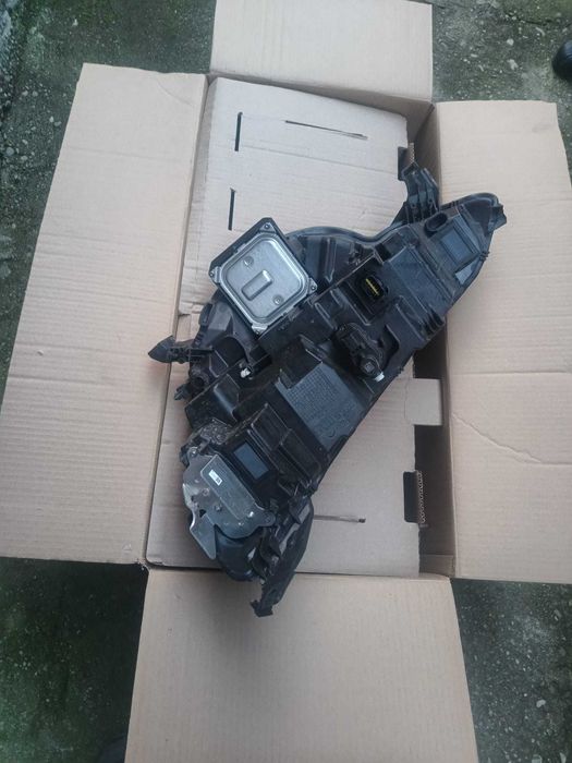 Far dreapta, Megan 4, full led