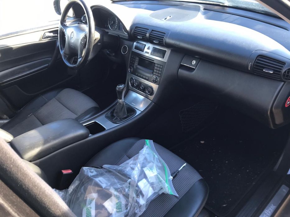 Dezmembrez mercedes e220 c180 kompressor c200 c220