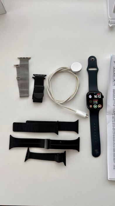 Apple Watch Series 10 (46mm) Black Aluminum / Валидна гаранция до 01.2027 г. / 94% батерия + Подарък каишки