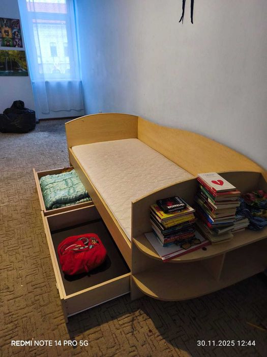 Pat cu saltea in stare buna