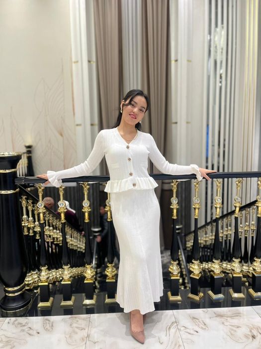 Элегантное белое платье