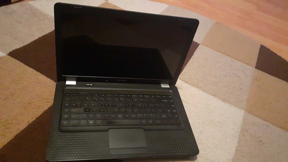 Laptop Compaq, model CQ56