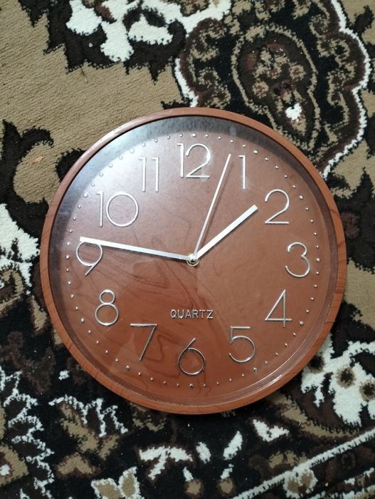 Продам часы настенные