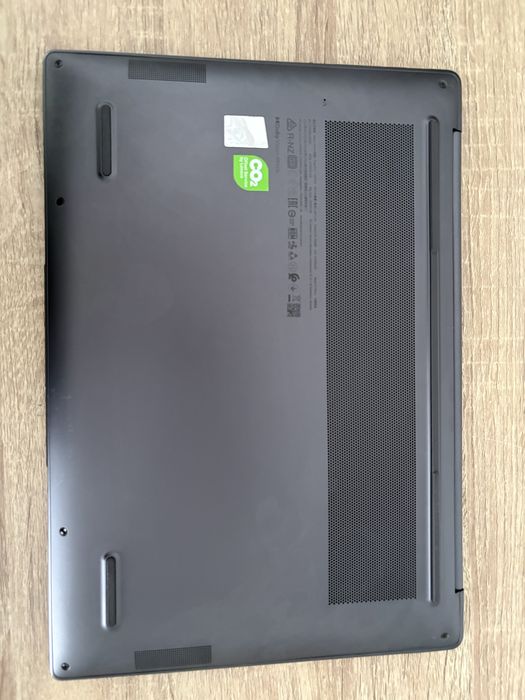 Laptop Lenovo Yoga Pro 7 – Ryzen 7 7840HS, 32GB RAM, 1TB SSD