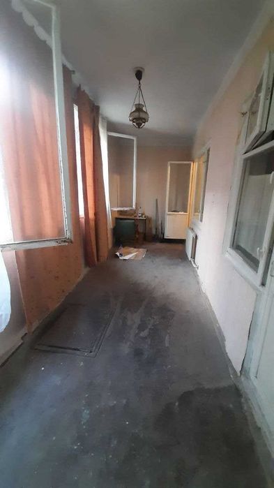 Юнусабад 10 кв  1в2-хона 1-этаж/4. Срочно