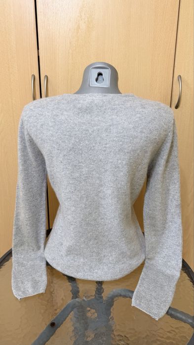 Пуловер  Q by Kjederqvist 100% кашмир, размер S/M.