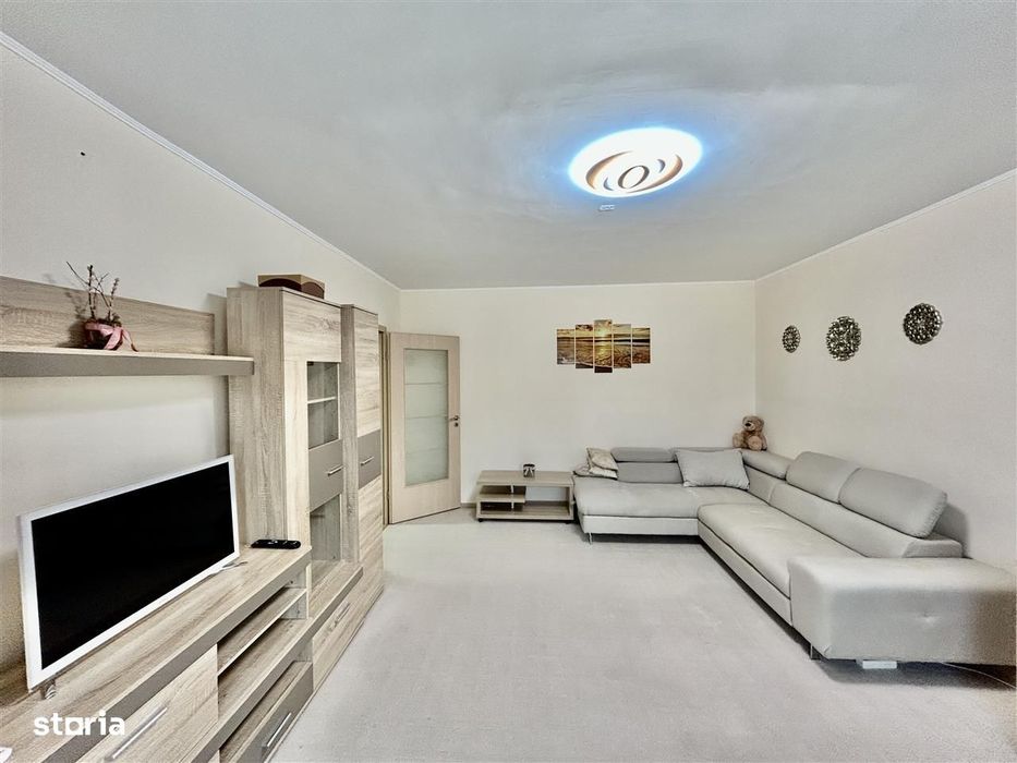 Apartament de închiriat în Sibiu – 3 camere, decomandat, 2 băi, 80 mp