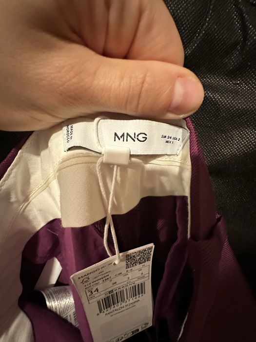 Pantaloni Mango noi din in XS