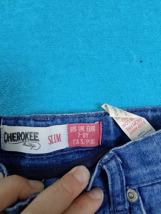 Продам джинсы детские