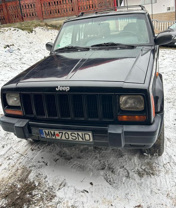 Vând Jeep Cherokee XJ