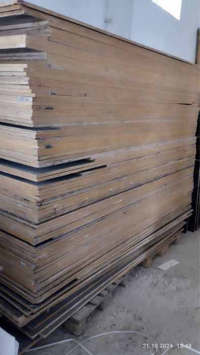 Финская фанера кесилган коп микдорда сотилади