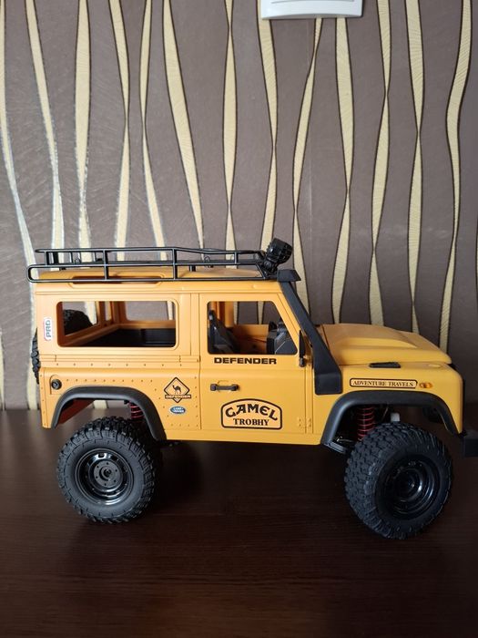 Masinuta cu Telecomanda - 4X4 - Land Rover Defender