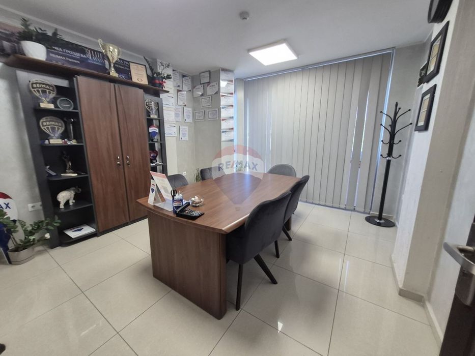 Продава се Офис в Варна, Победа - 98 кв.м за 2133 €/кв.м - Снимка #11