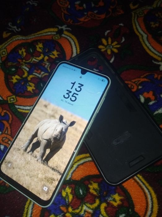 Samsung A16 128/4 gb zaryadka 2kunga yetadi