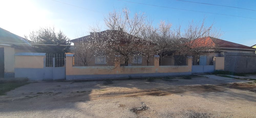 Аранчада ховли сотилади