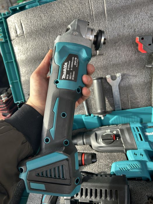 Комплект Makita 4в1 с батерии и зарядно