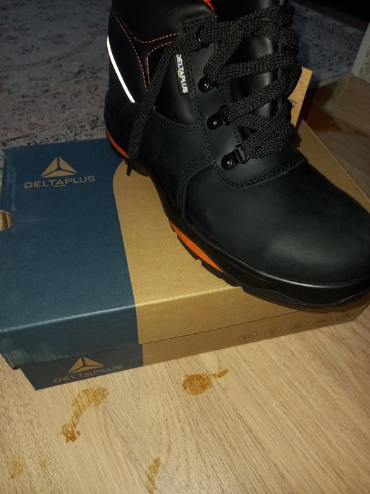 Продам рабочих ботинок