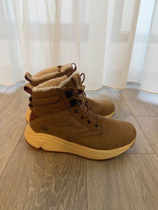 Bocanci UGG Miwo Utility Weather Chestnut Ghete
