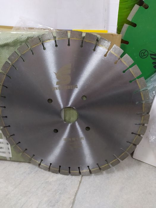 Almazniy disk. Алмазный диск. Диаметрь 400.