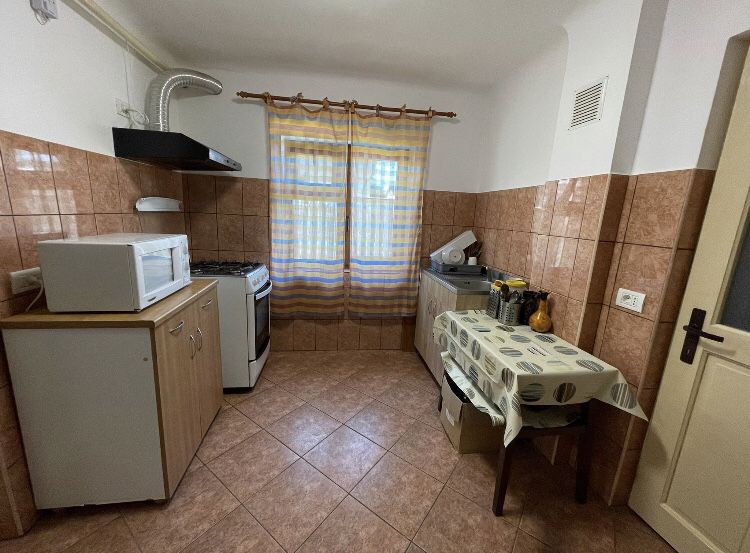 Casă de vânzare sau de închiriat în Focșani.